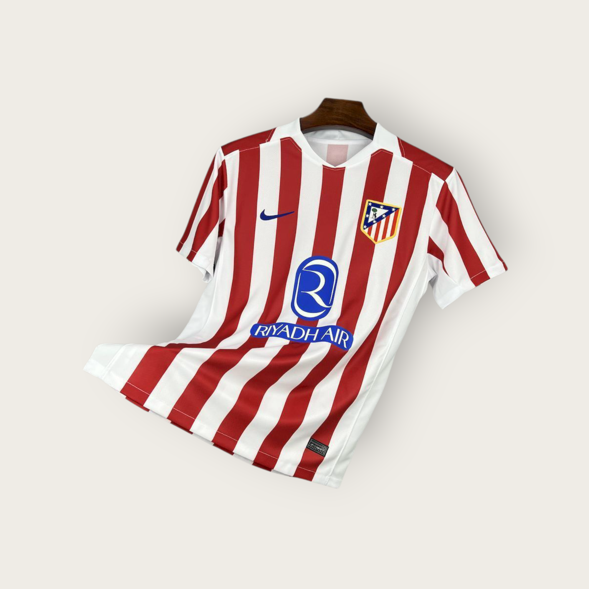 Атлетико Мадрид домакинска тениска 2025/2026